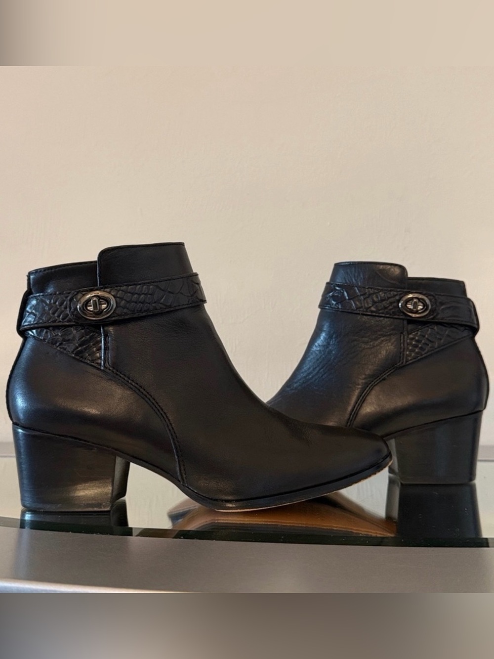 COACH Patricia Black Leather Ankle Boots Turnlock Block Heel Booties Size 6 - Picture 11 of 16